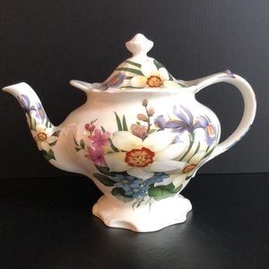 VTG Sadler Spring Floral Teapot Iris Narcissus Wildflowers Made in England EUC !